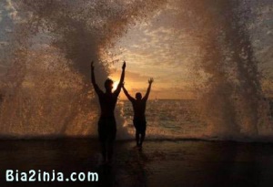 عکس های دیدنی و جالب از اتش بازی در شهر پاریس تا فروریختن یک خانه